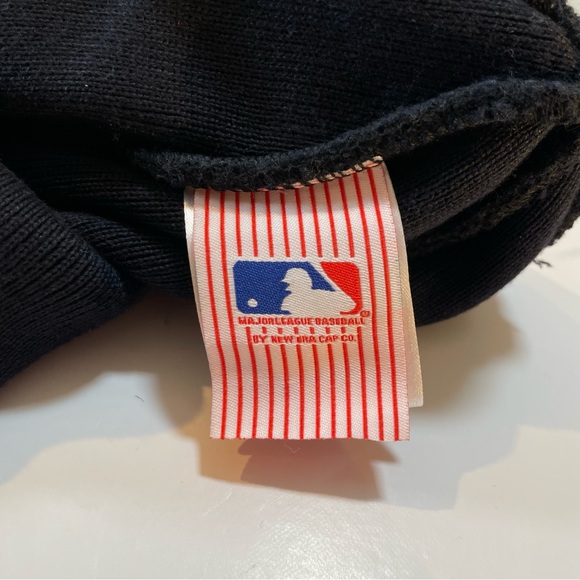 New Era Fits Unisex New York Yankees Heavy Knit Beanie Toque - Picture 10 of 14